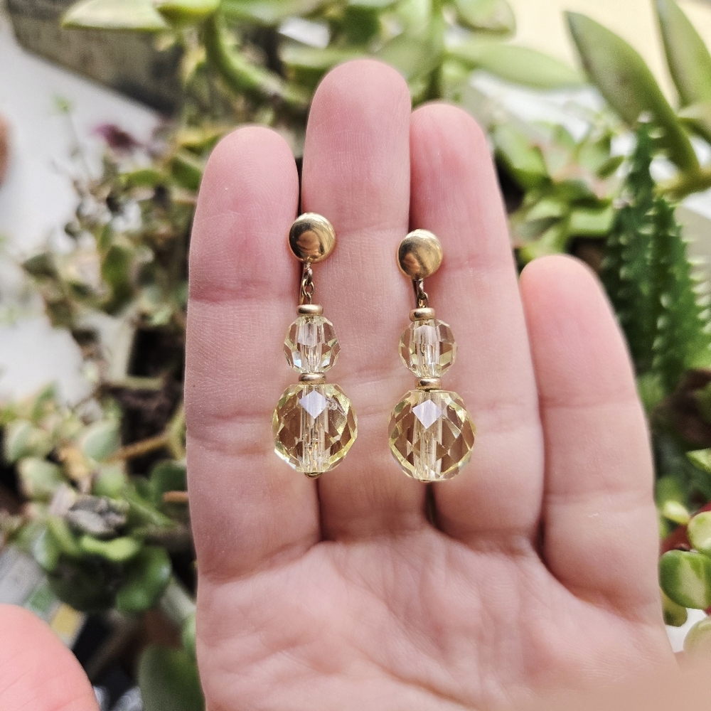 Vintage Pair of Uranium Green & Gold Beaded Dangle Drop Screwback Earrings